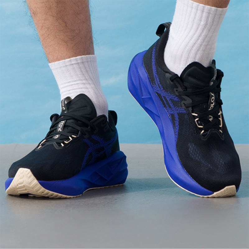 Asics NOVABLAST 5 Black Royal  - Badminton Victory ulasan dan harga